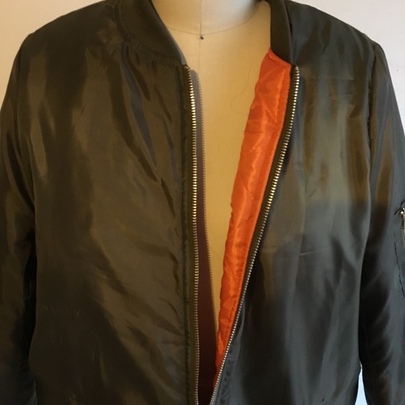 Jackets & Blazers - 🍊 Military Green Bomber Zip Up Jacket w/ POCKETS